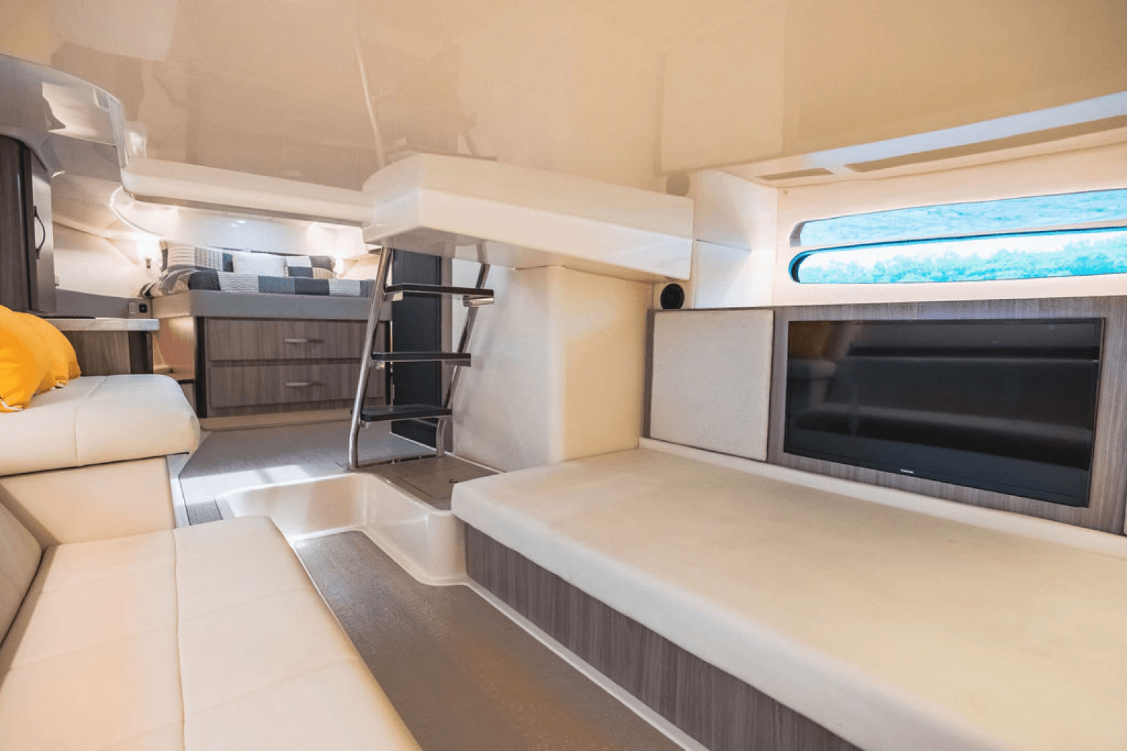 2021 Regal 36 OX - Photo 27