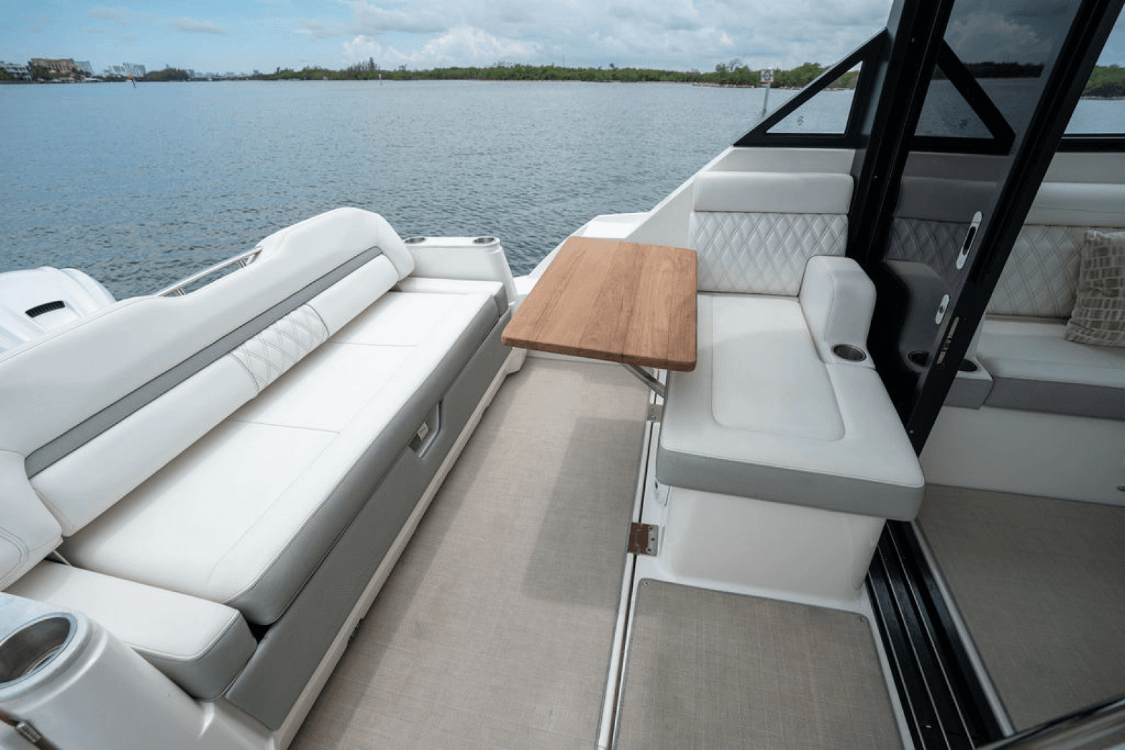 2021 Regal 36 OX - Photo 5