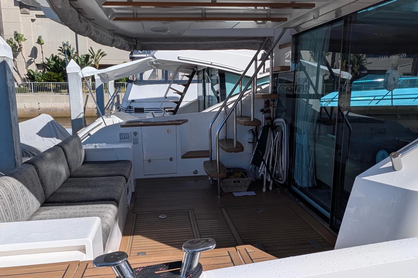 2010 Fairline Squadron - Photo 9