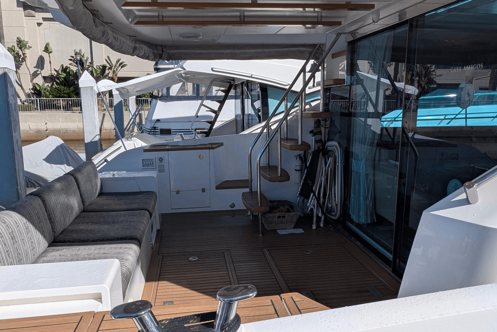 2010 Fairline Squadron - Photo 9