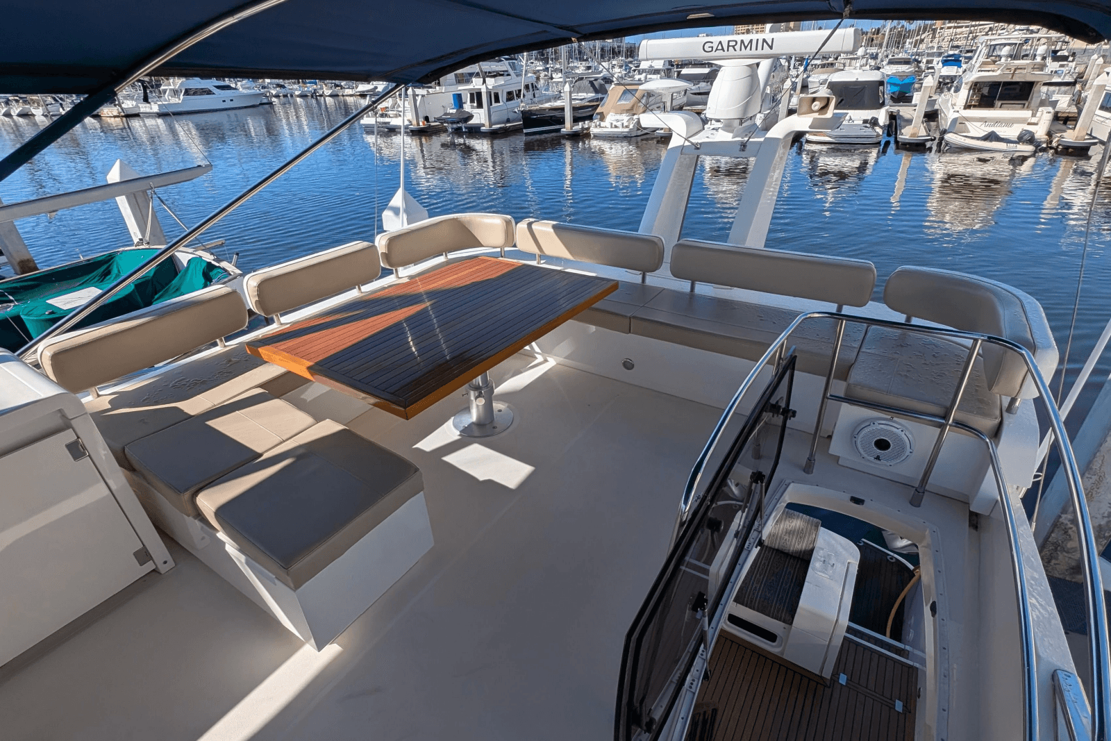 2010 Fairline Squadron - Photo 12