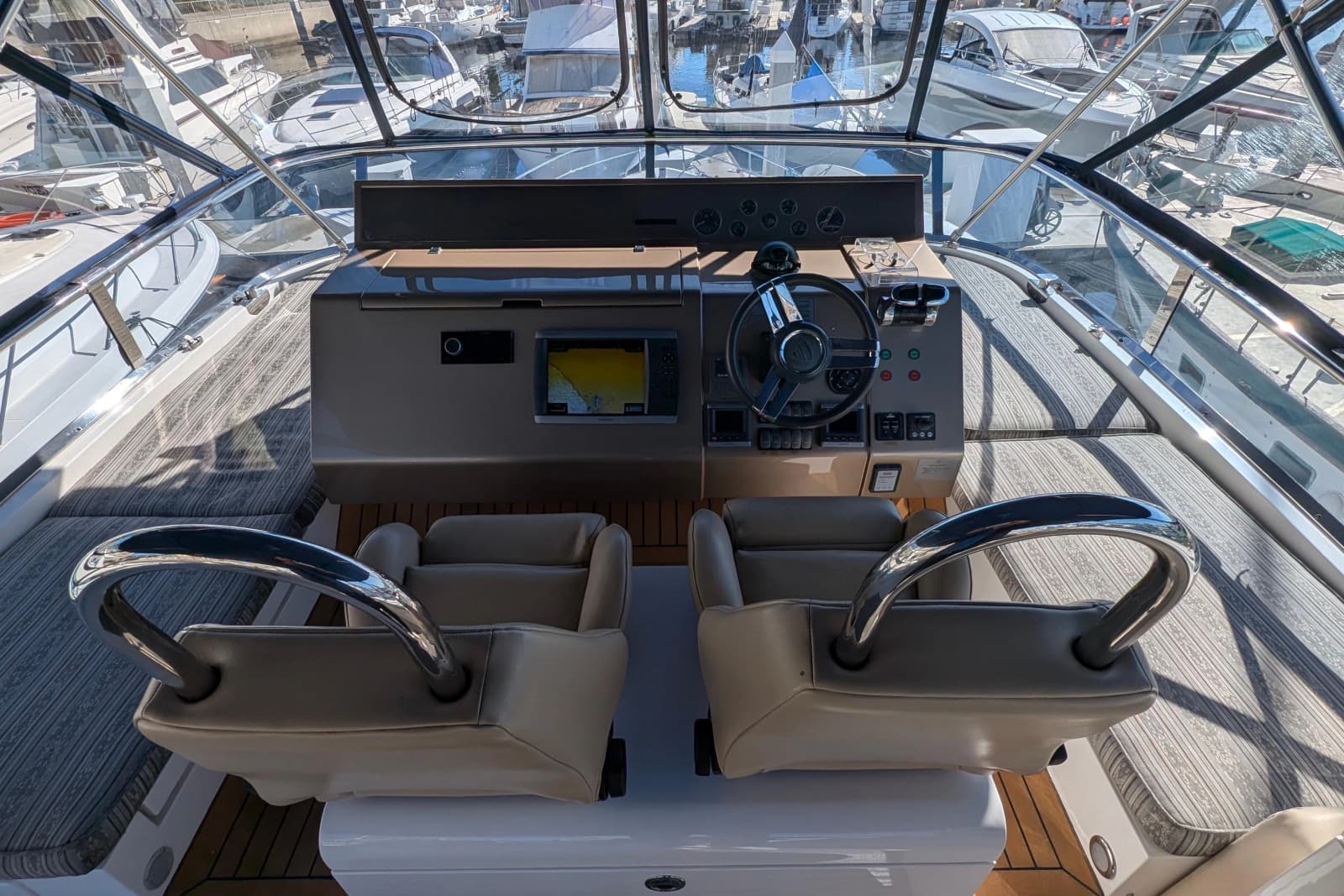 2010 Fairline Squadron - Photo 17