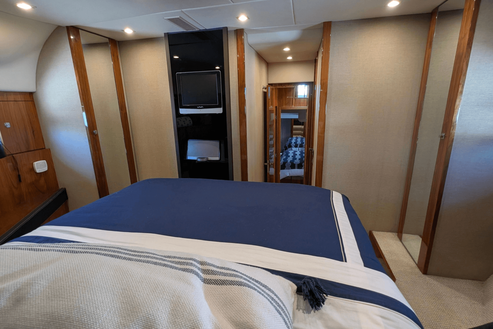 2010 Fairline Squadron - Photo 38