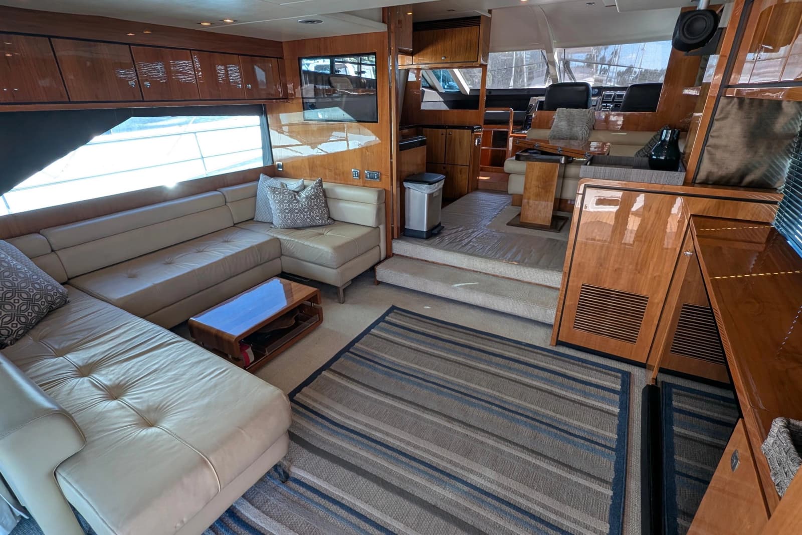 2010 Fairline Squadron - Photo 4