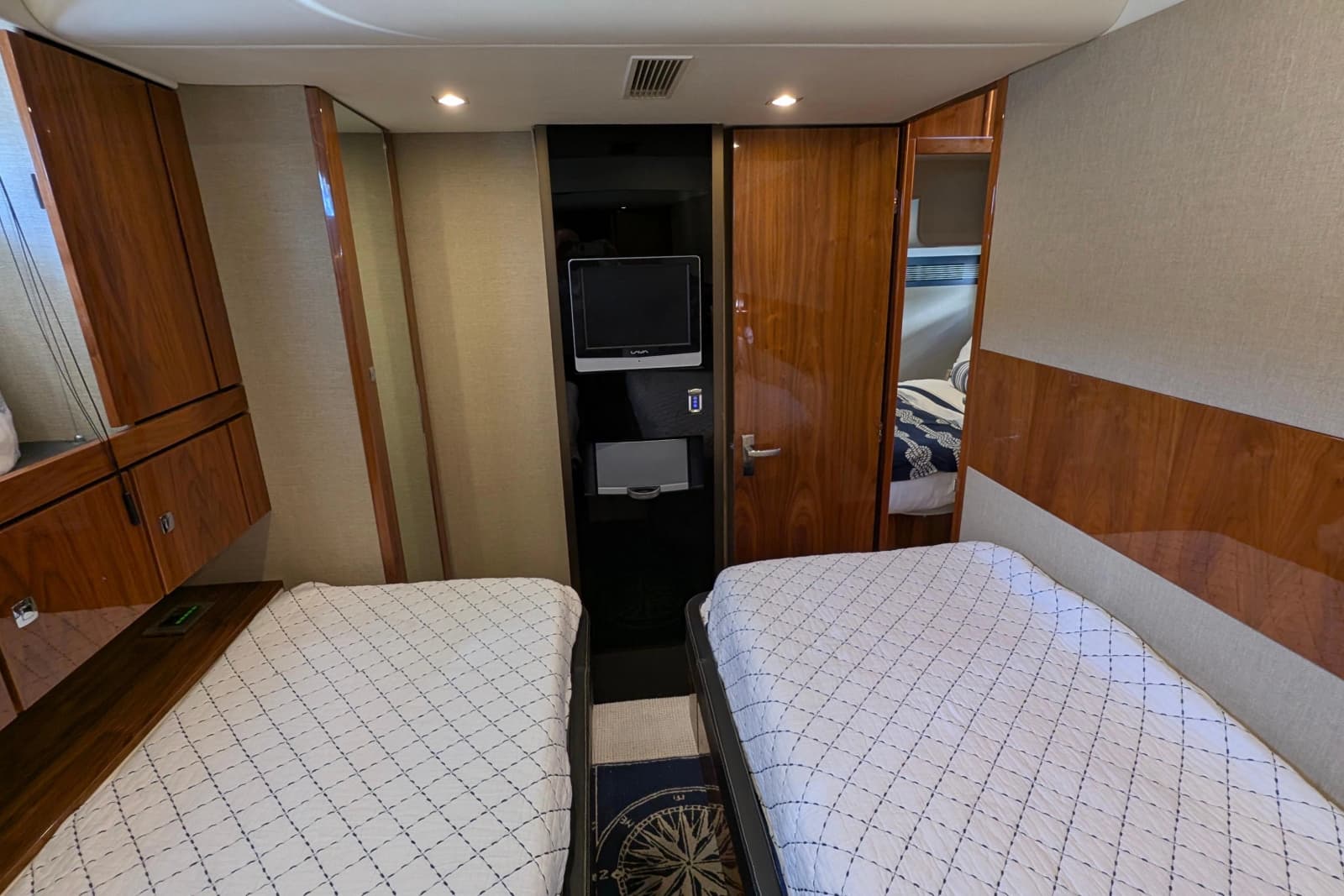 2010 Fairline Squadron - Photo 48