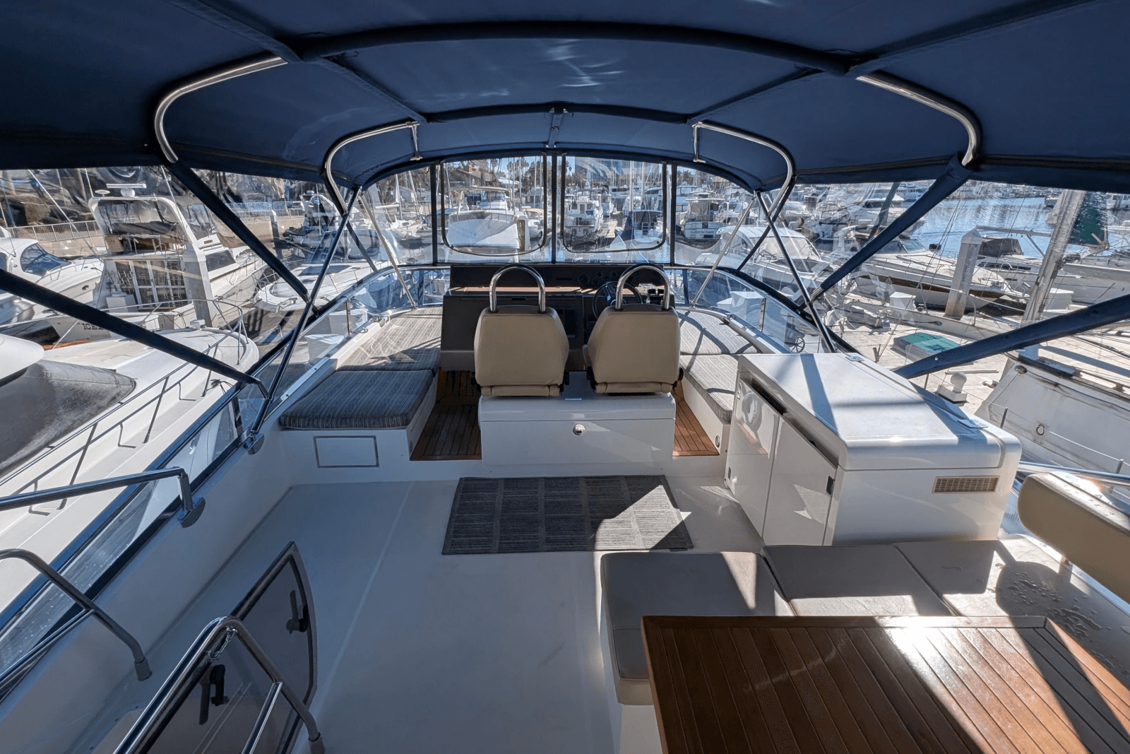 2010 Fairline Squadron - Photo 13