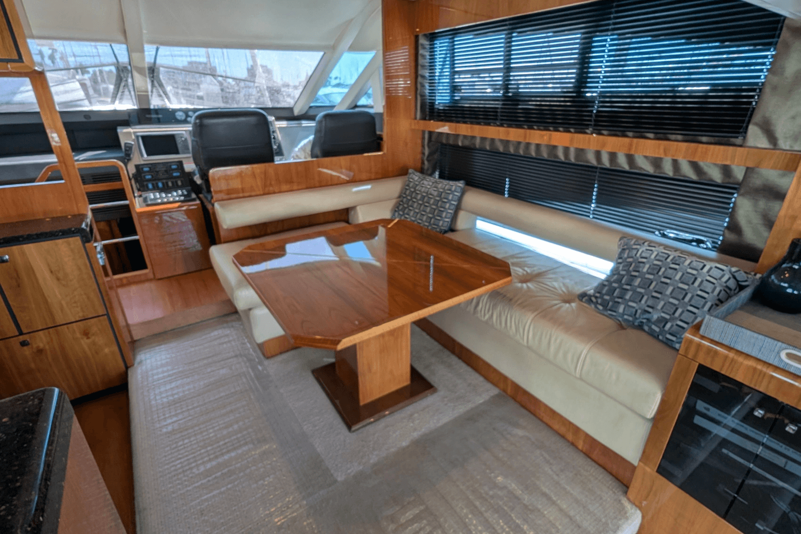 2010 Fairline Squadron - Photo 22