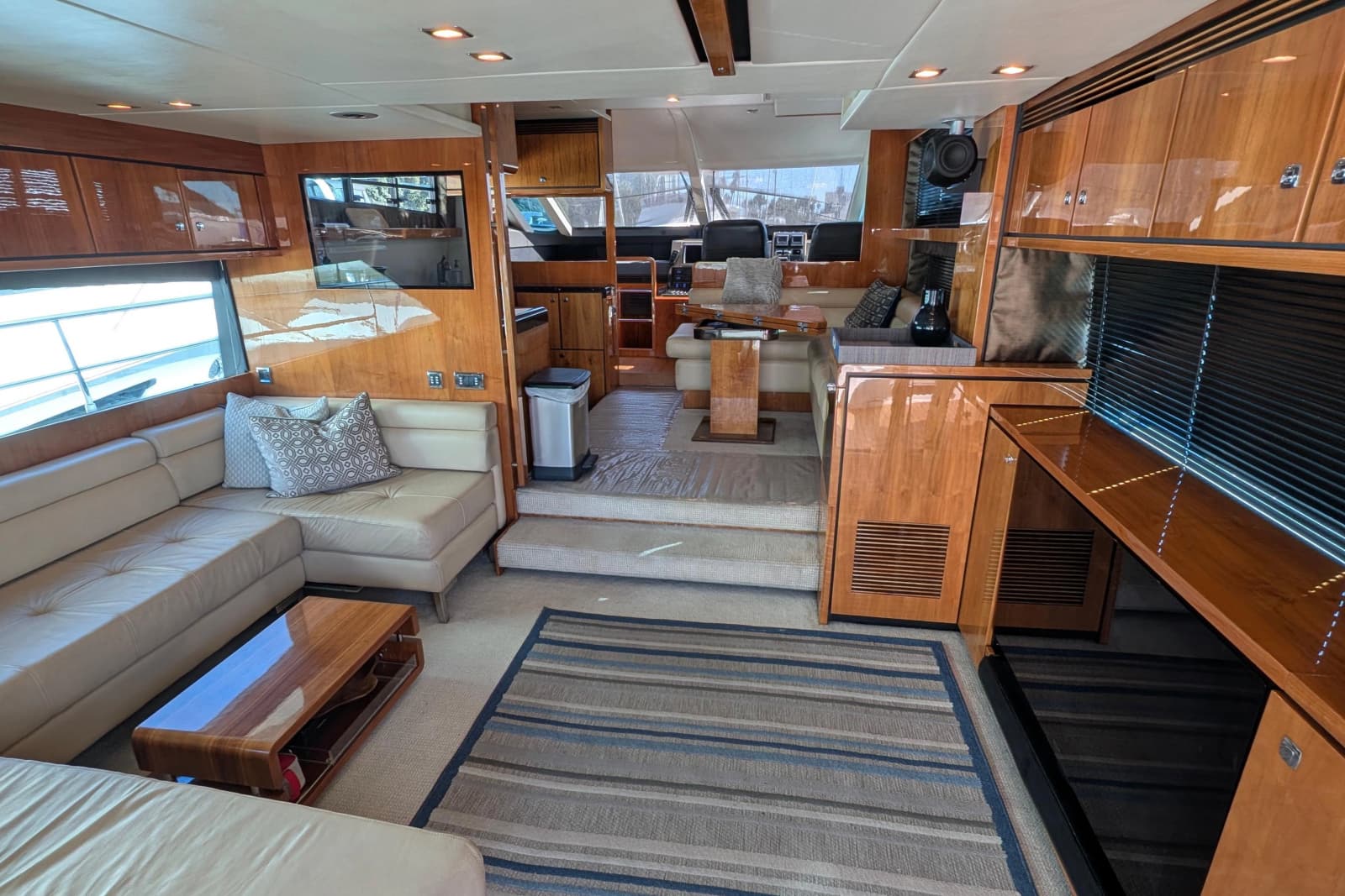 2010 Fairline Squadron - Photo 19