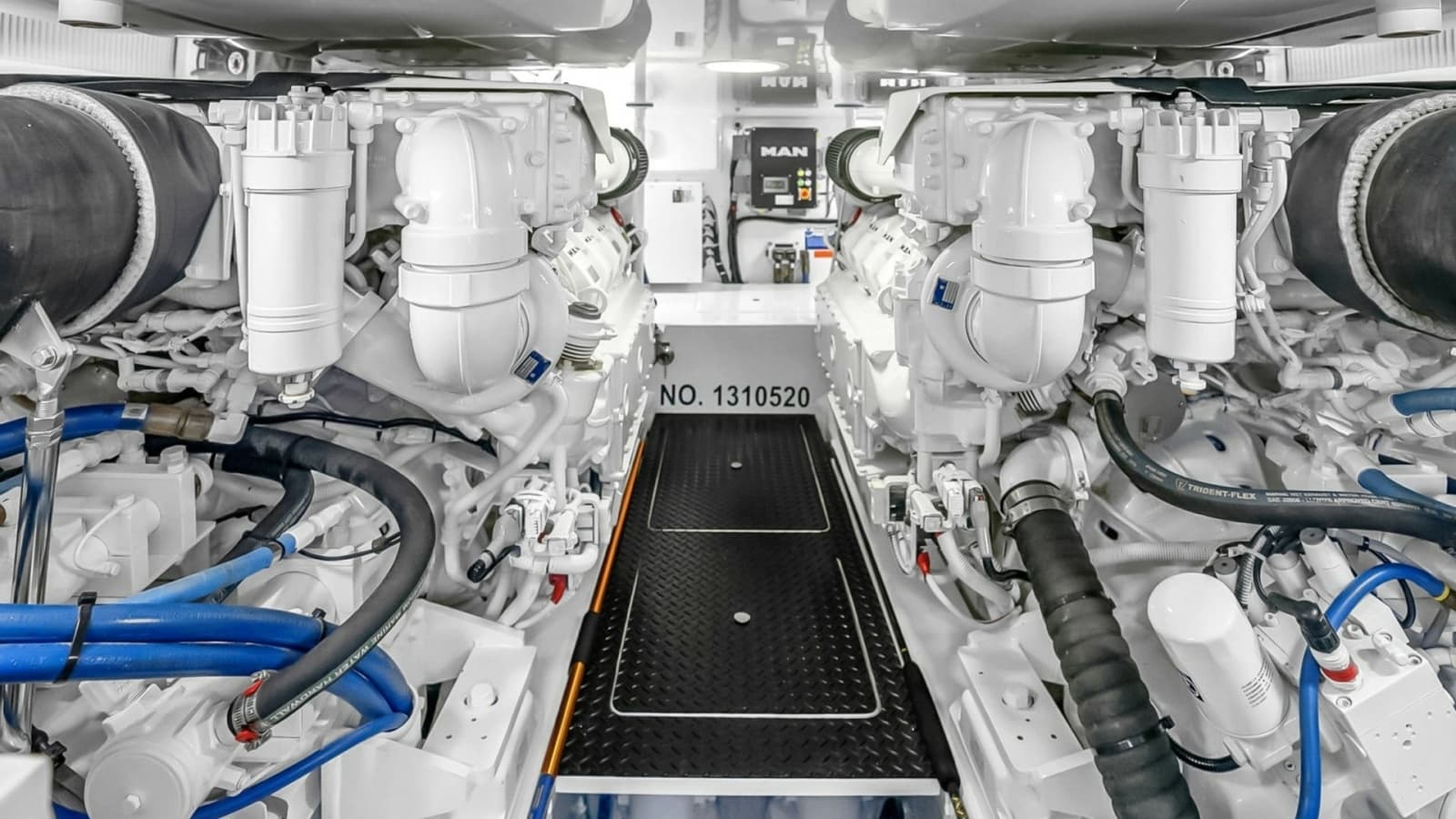 2021 Viking 48 Convertible - Photo 6
