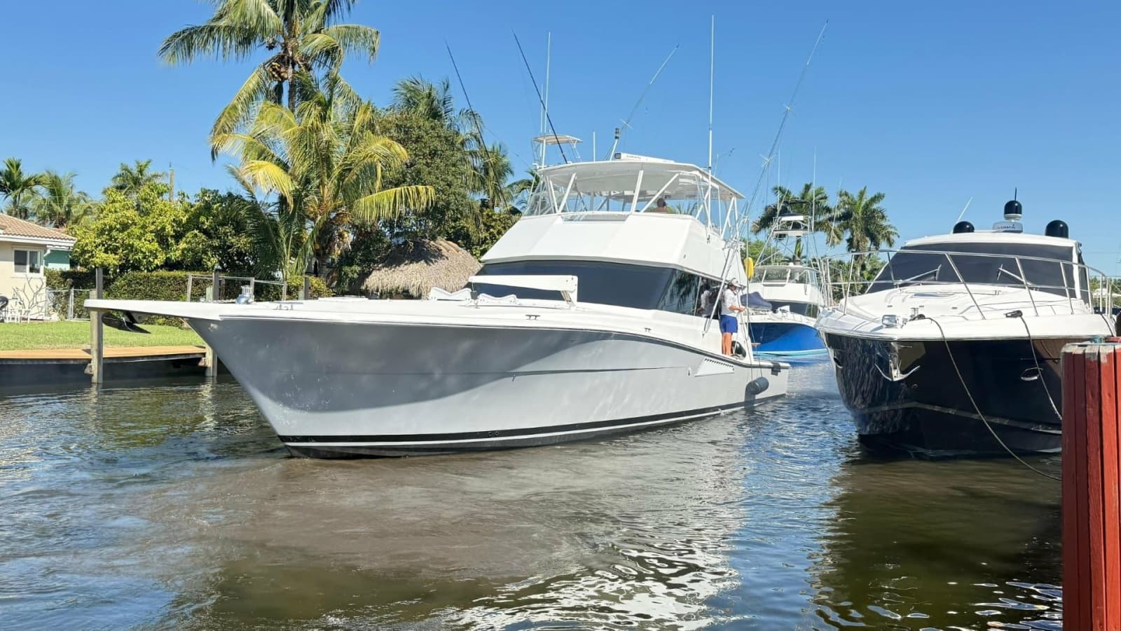 1998 Viking 58 Convertible - Photo 2