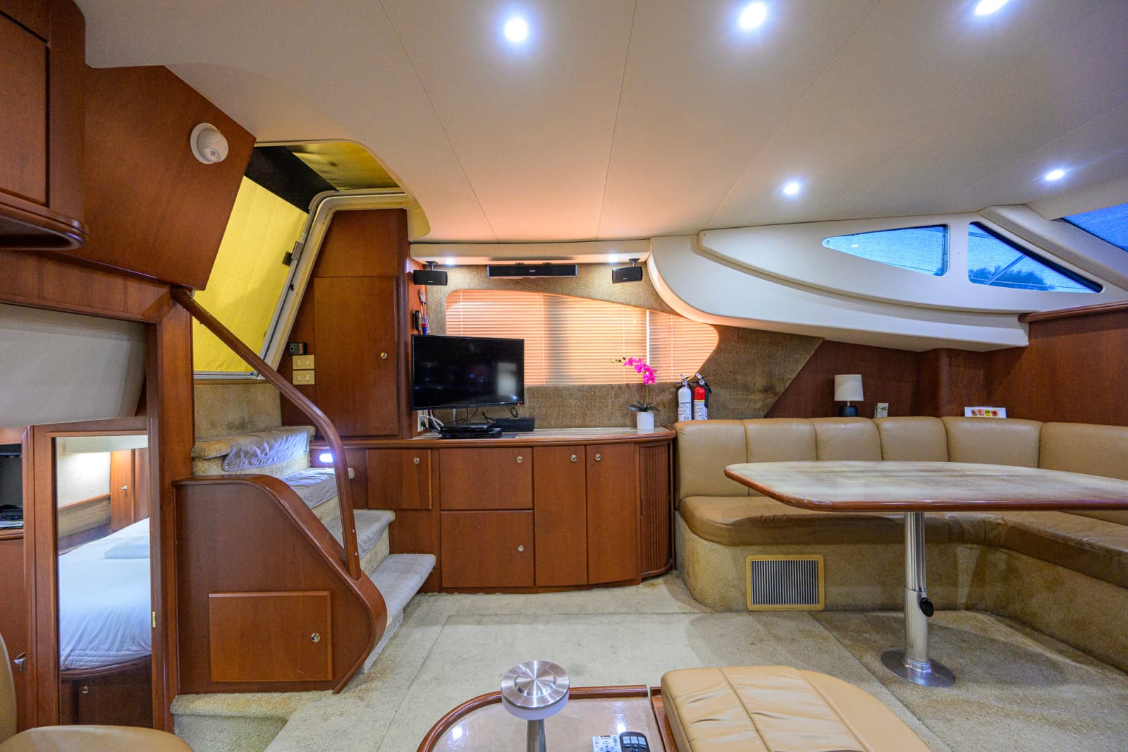 2005 Silverton 39 Motor Yacht - Photo 35