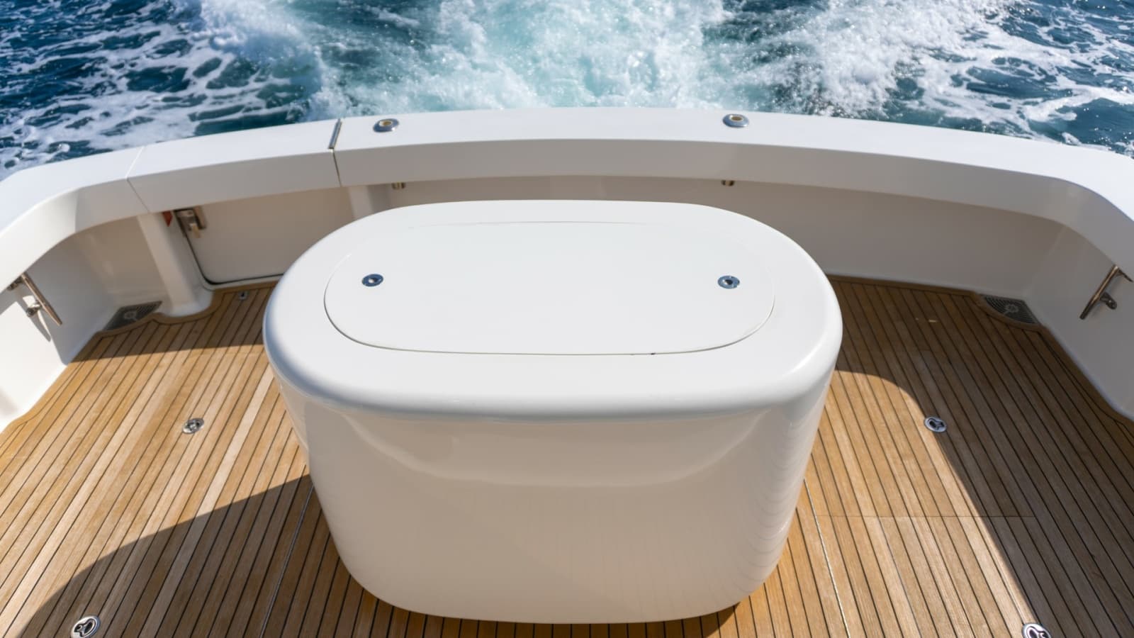 2009 Viking 50 Convertible - Photo 40