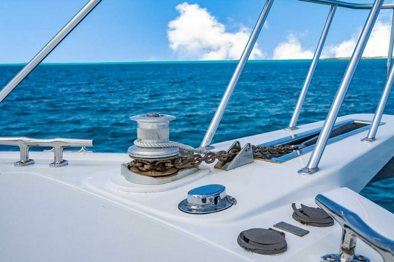 1999 Viking 55 Convertible - Photo 55