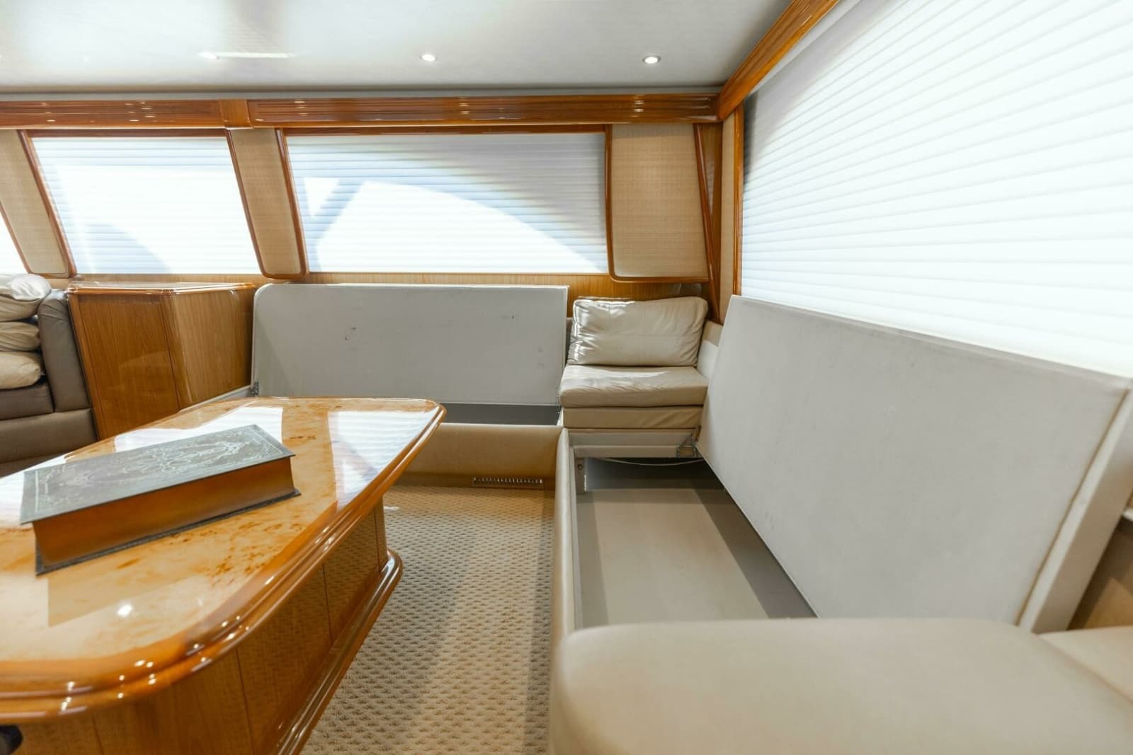 2013 Viking 76 Convertible - Photo 11