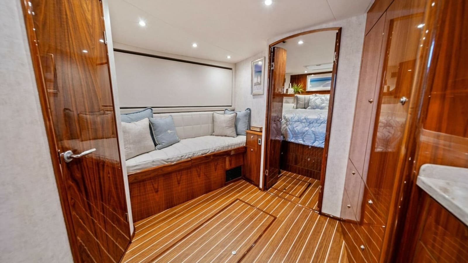 2021 Viking 46 Billfish - Photo 117
