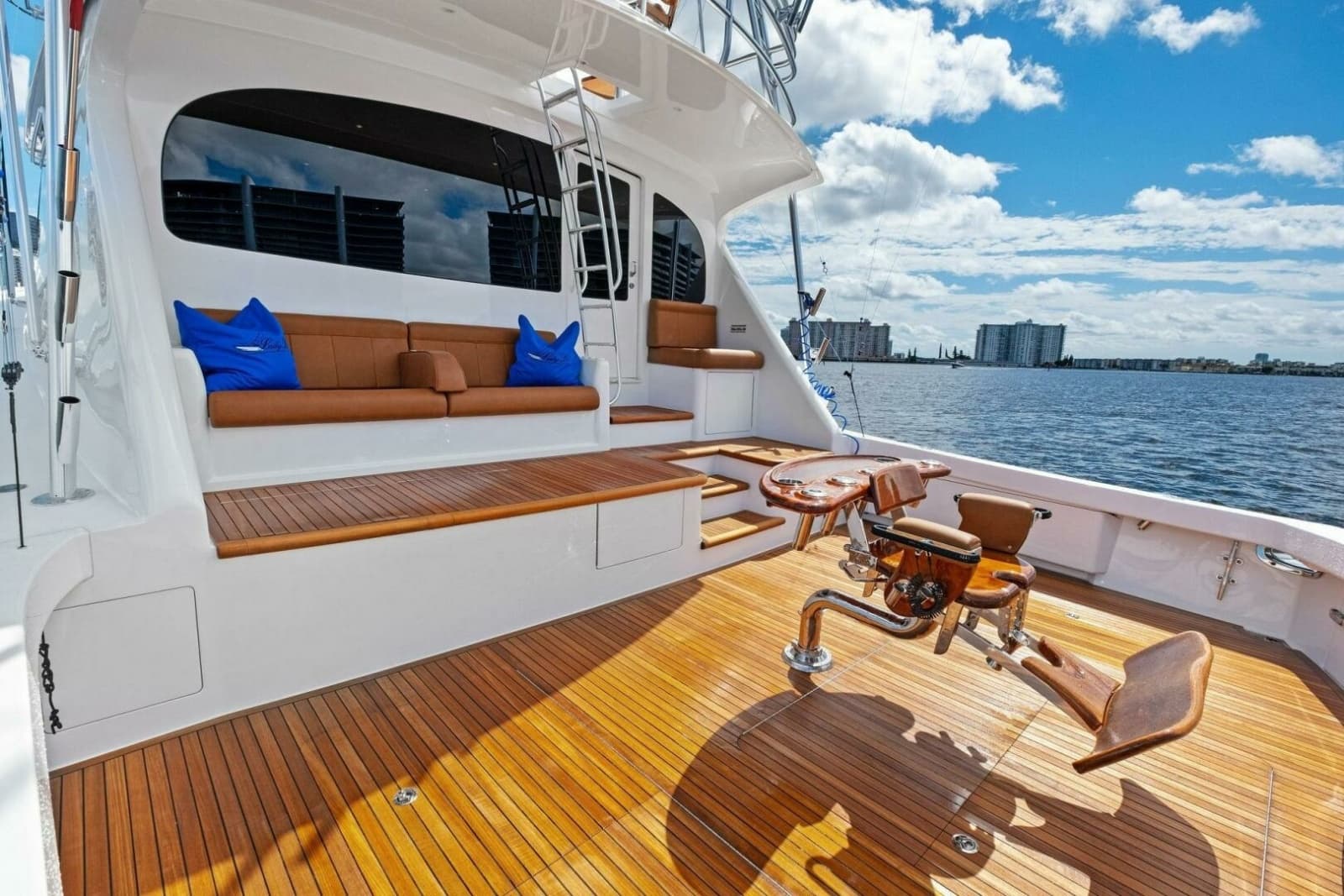 2012 Viking 82 Convertible - Photo 131