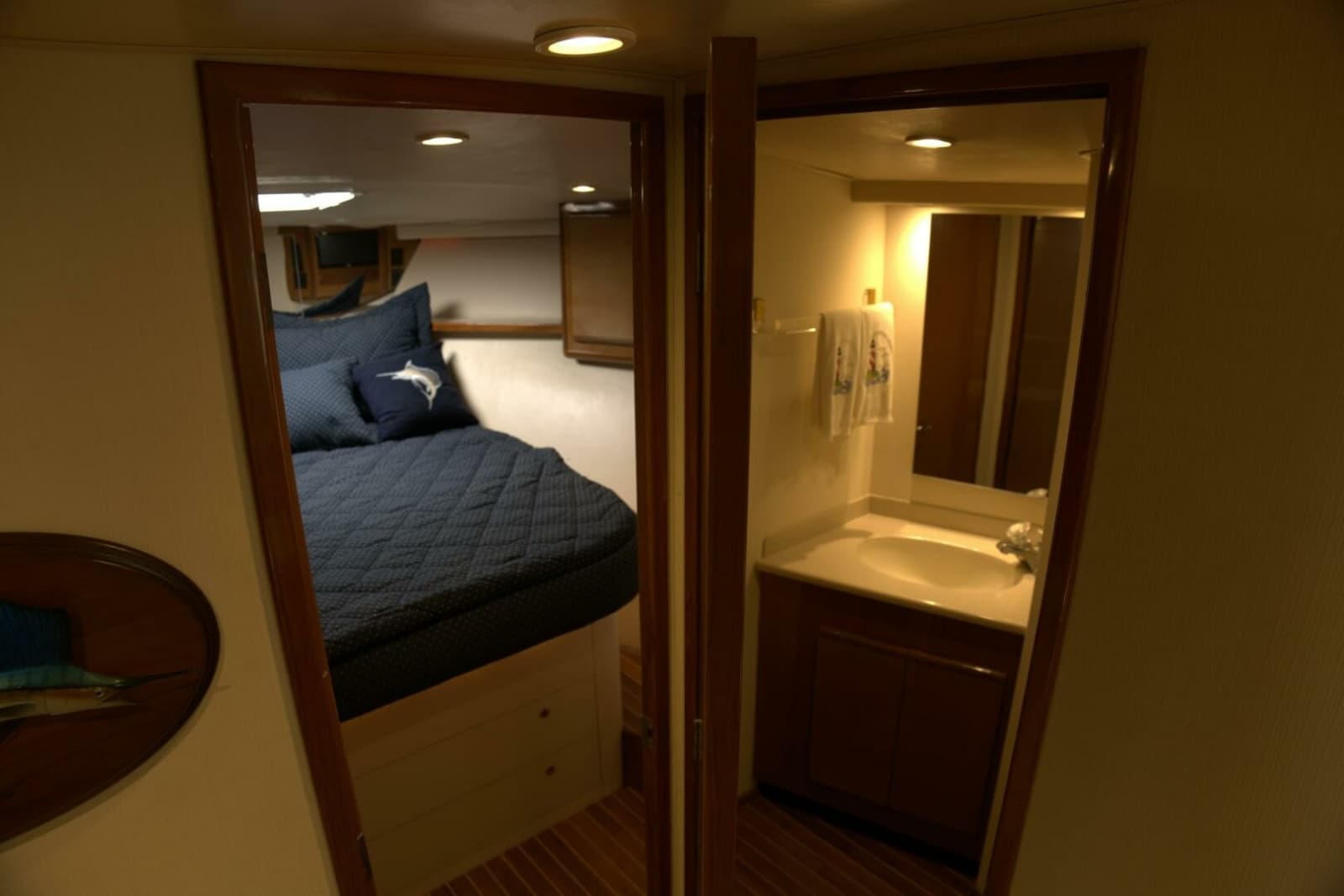 2002 Viking 43 Open - Photo 12