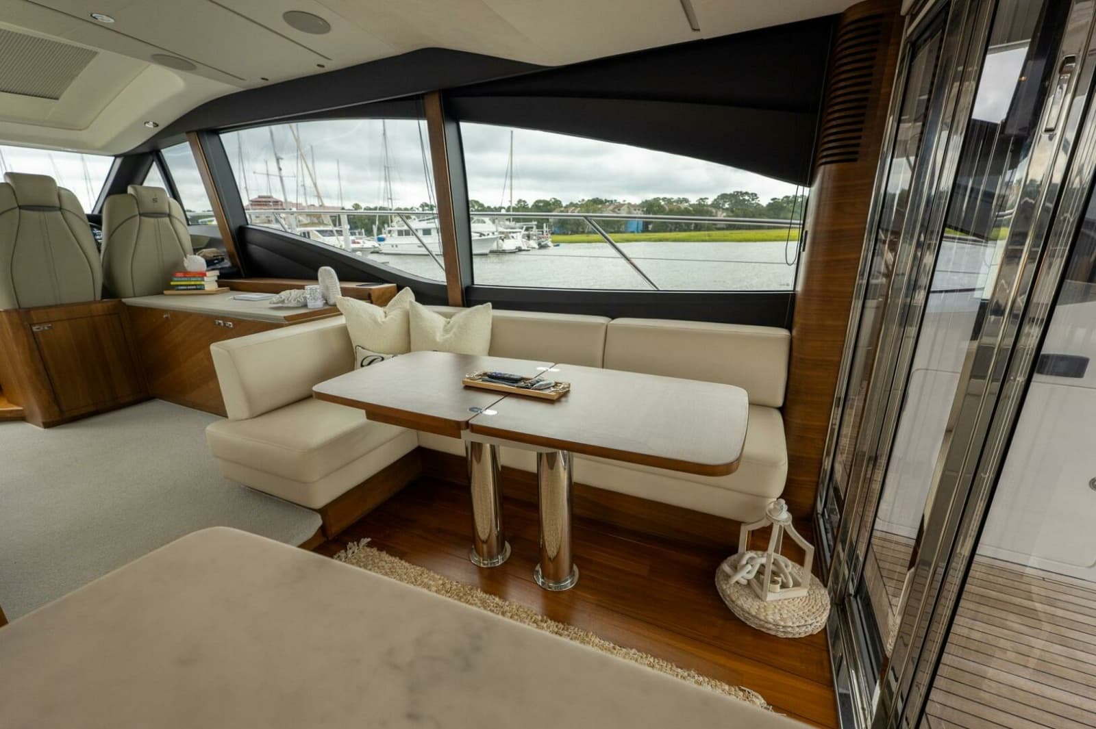 2021 Princess S62 - Photo 46