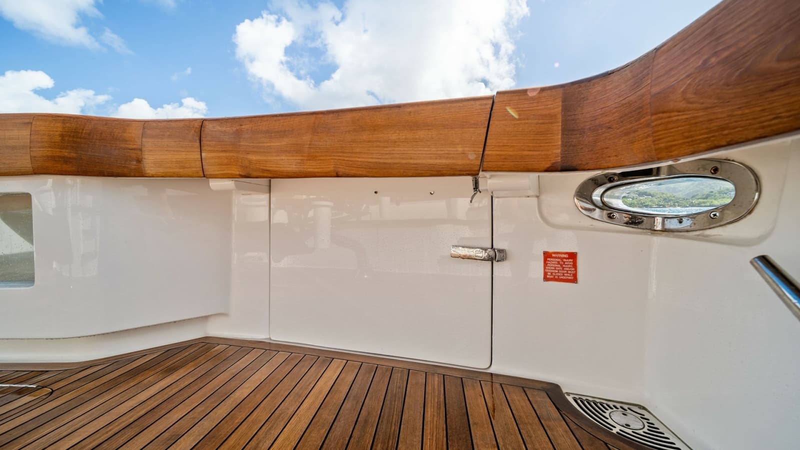 2015 Viking 70 Convertible  - Photo 59