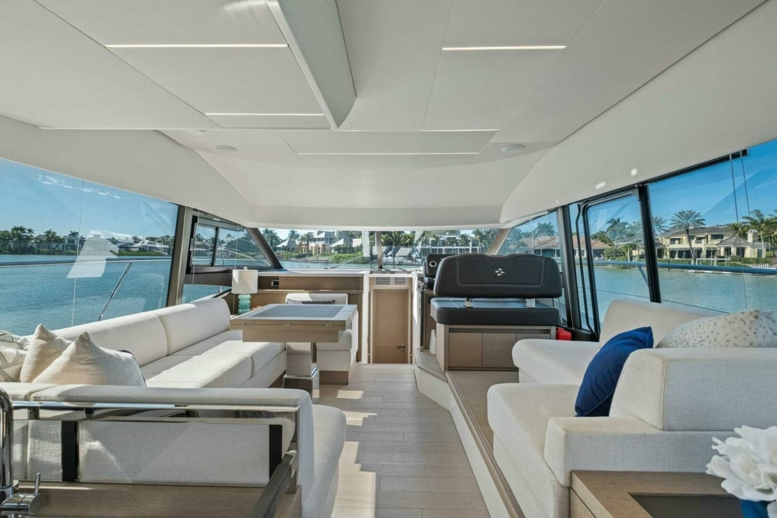 2022 Prestige 520 Flybridge - Photo 3