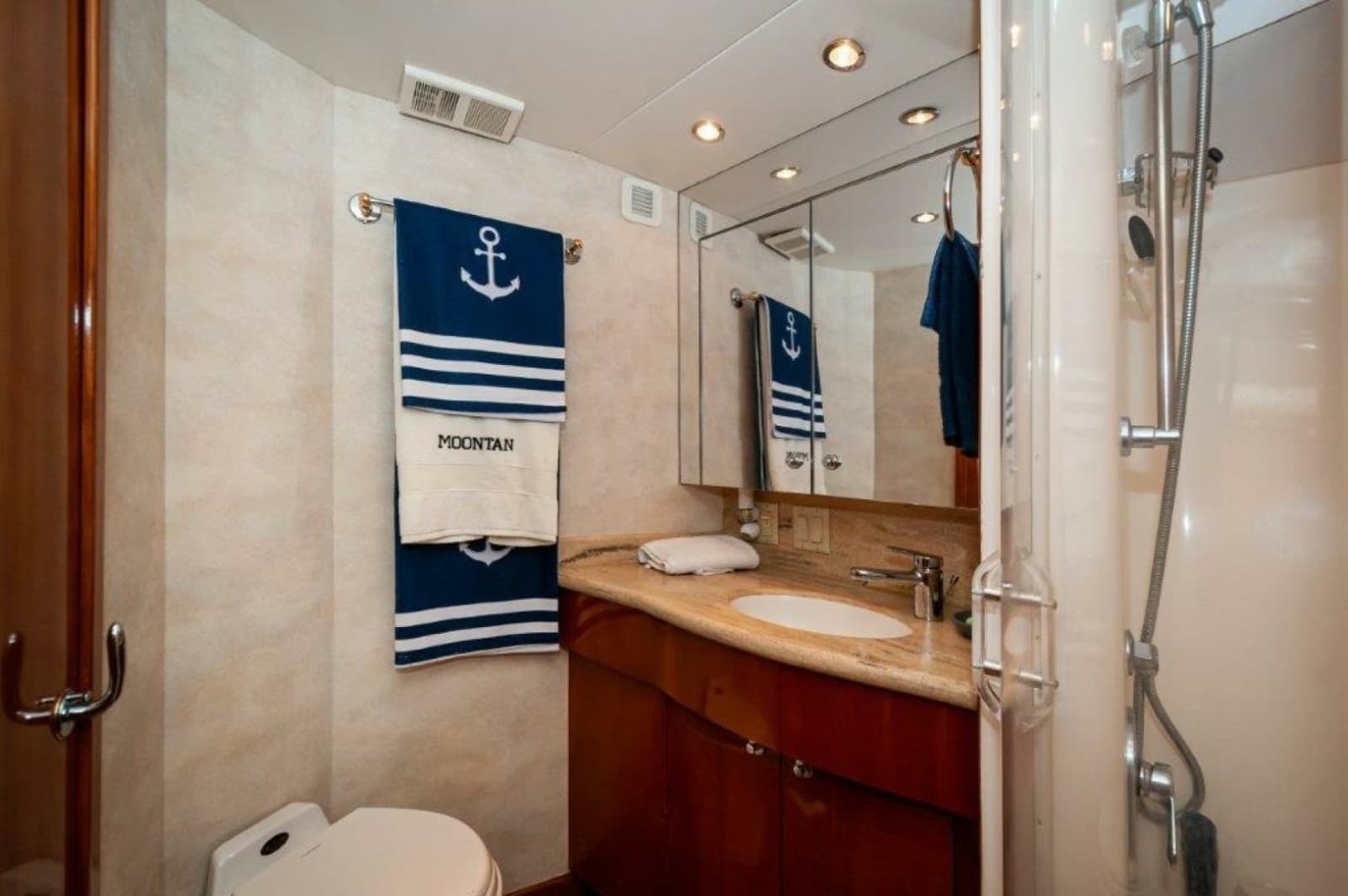 2002 Hatteras 65 Enclosed Bridge - Photo 14
