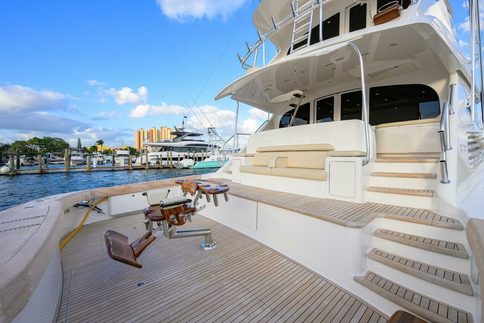 2020 Viking 92 Enclosed Bridge - Photo 36