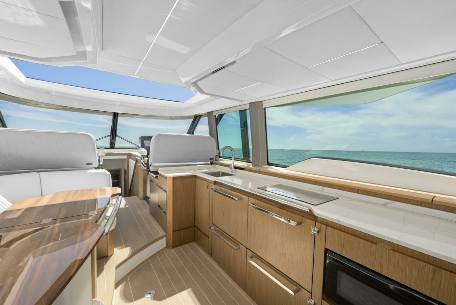 2023 Tiara Yachts EX 60 - Photo 22