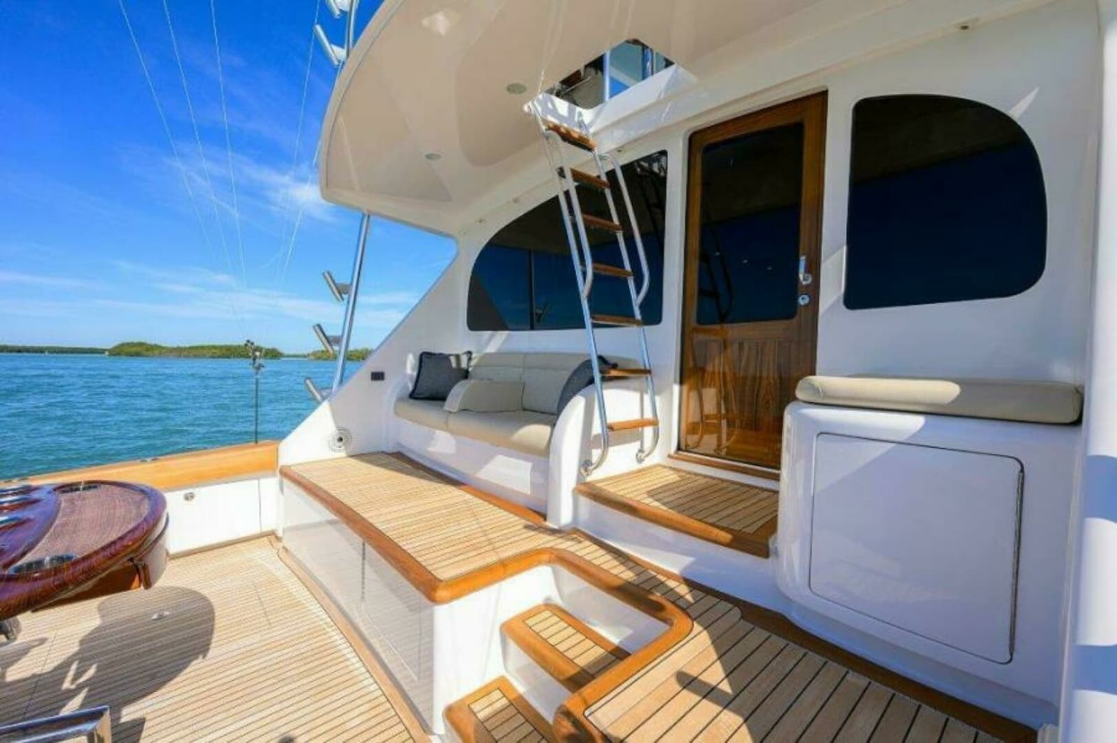 2020 Viking 72 Convertible - Photo 31
