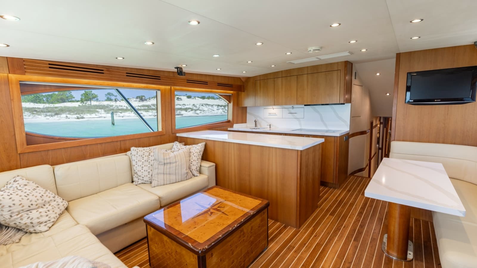 2010 Hatteras 60 GT - Photo 6