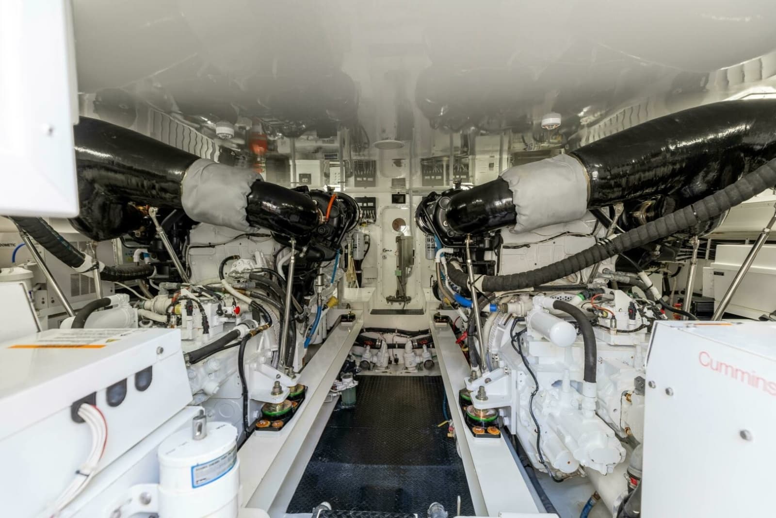 2017 Viking 66 Convertible - Photo 45