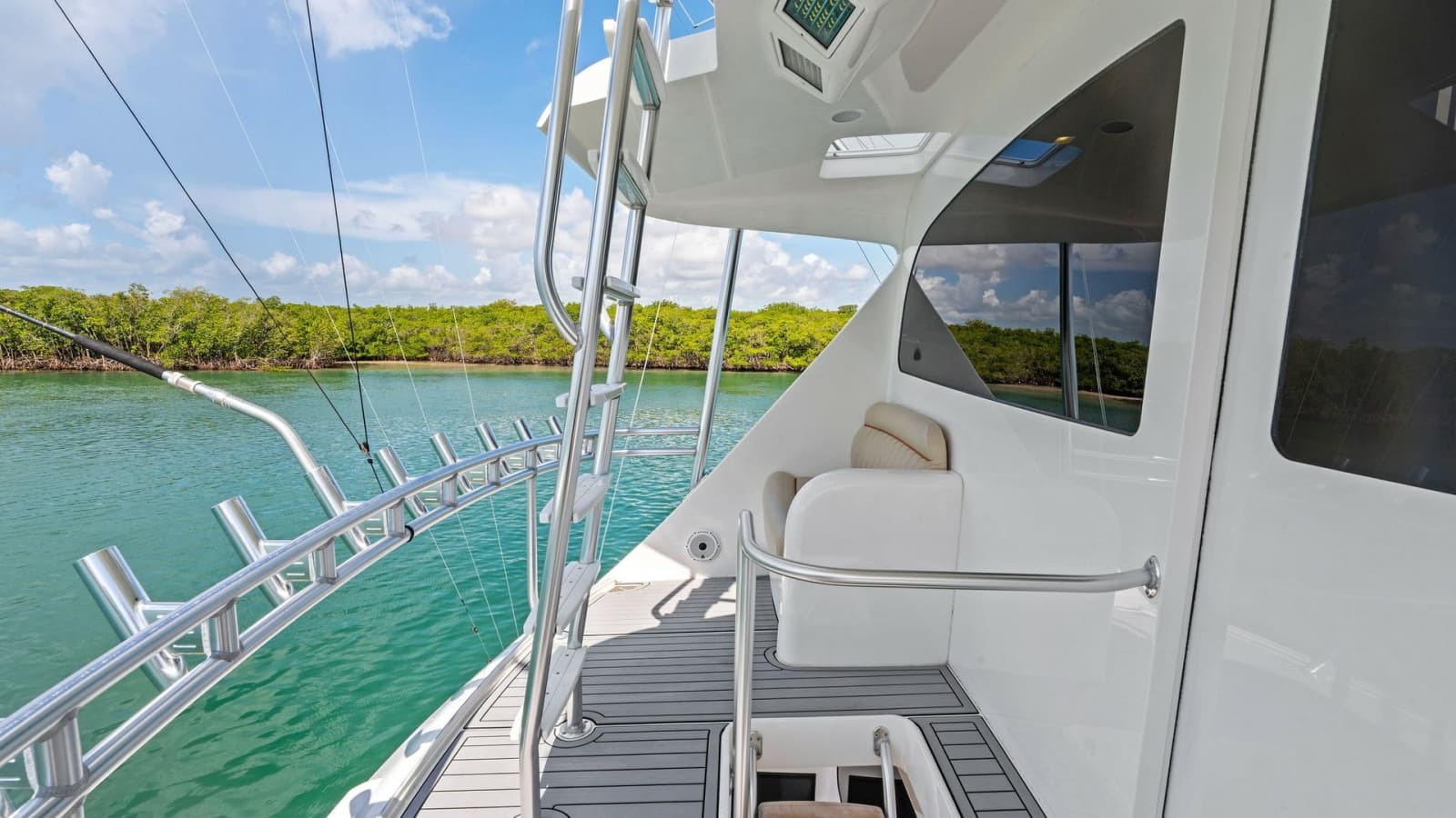 2016 Viking 80 Enclosed Bridge - Photo 97