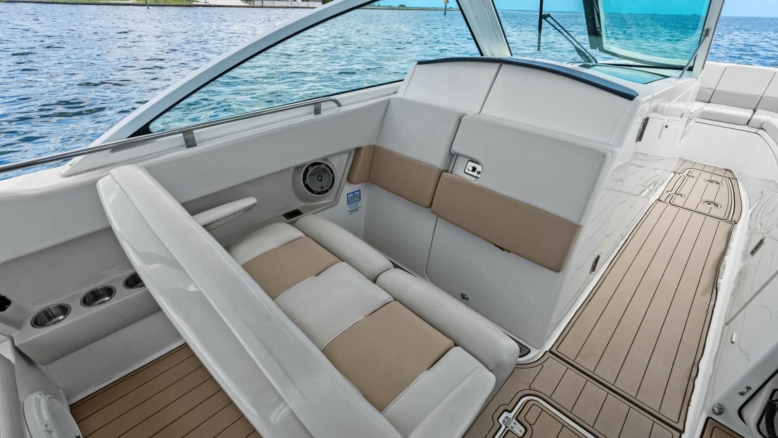 2019 Boston Whaler 320 Vantage - Photo 18