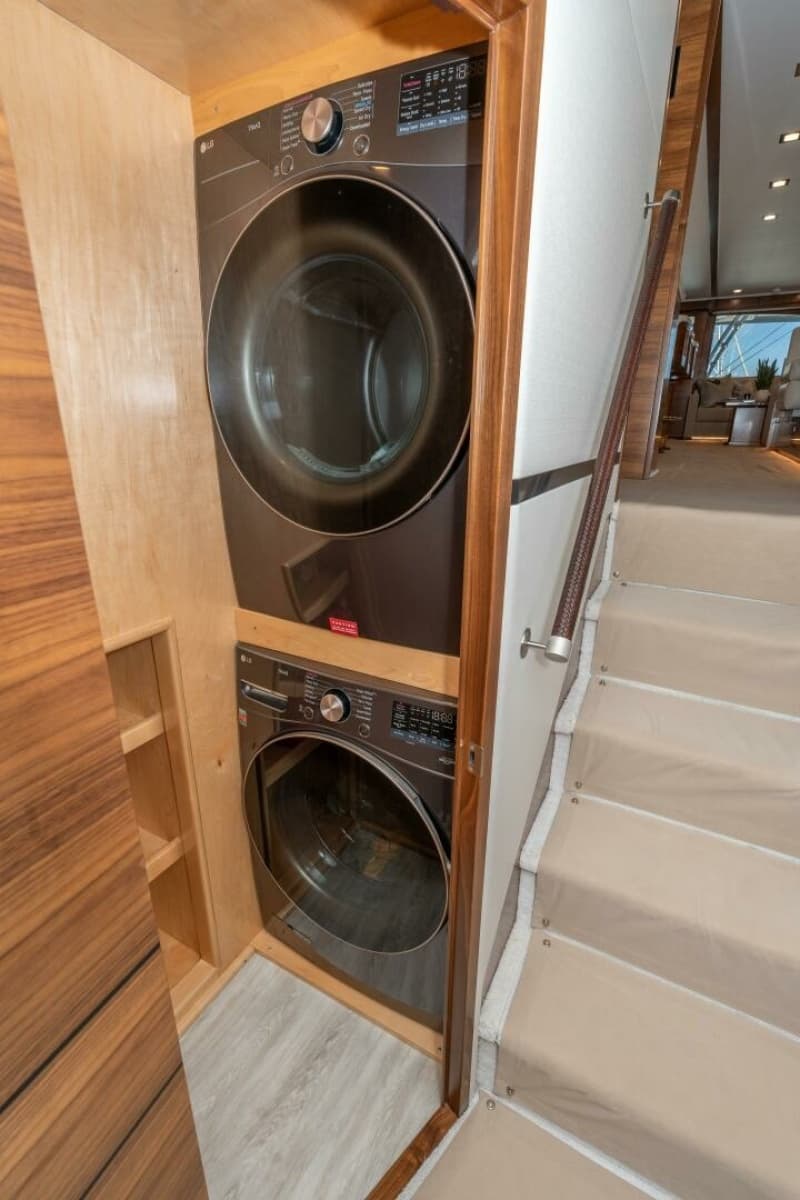 2025 Viking 90C - Photo 56