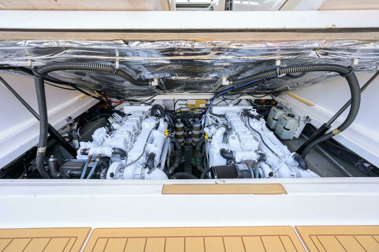 2002 Tiara Yachts 3100 LE - Photo 30
