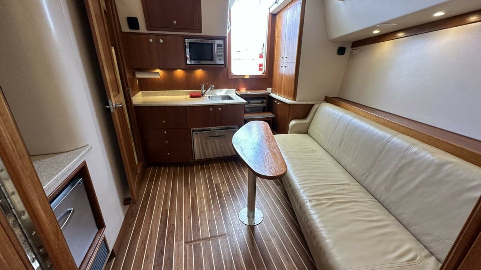 2007 Albemarle 360 Express - Photo 11