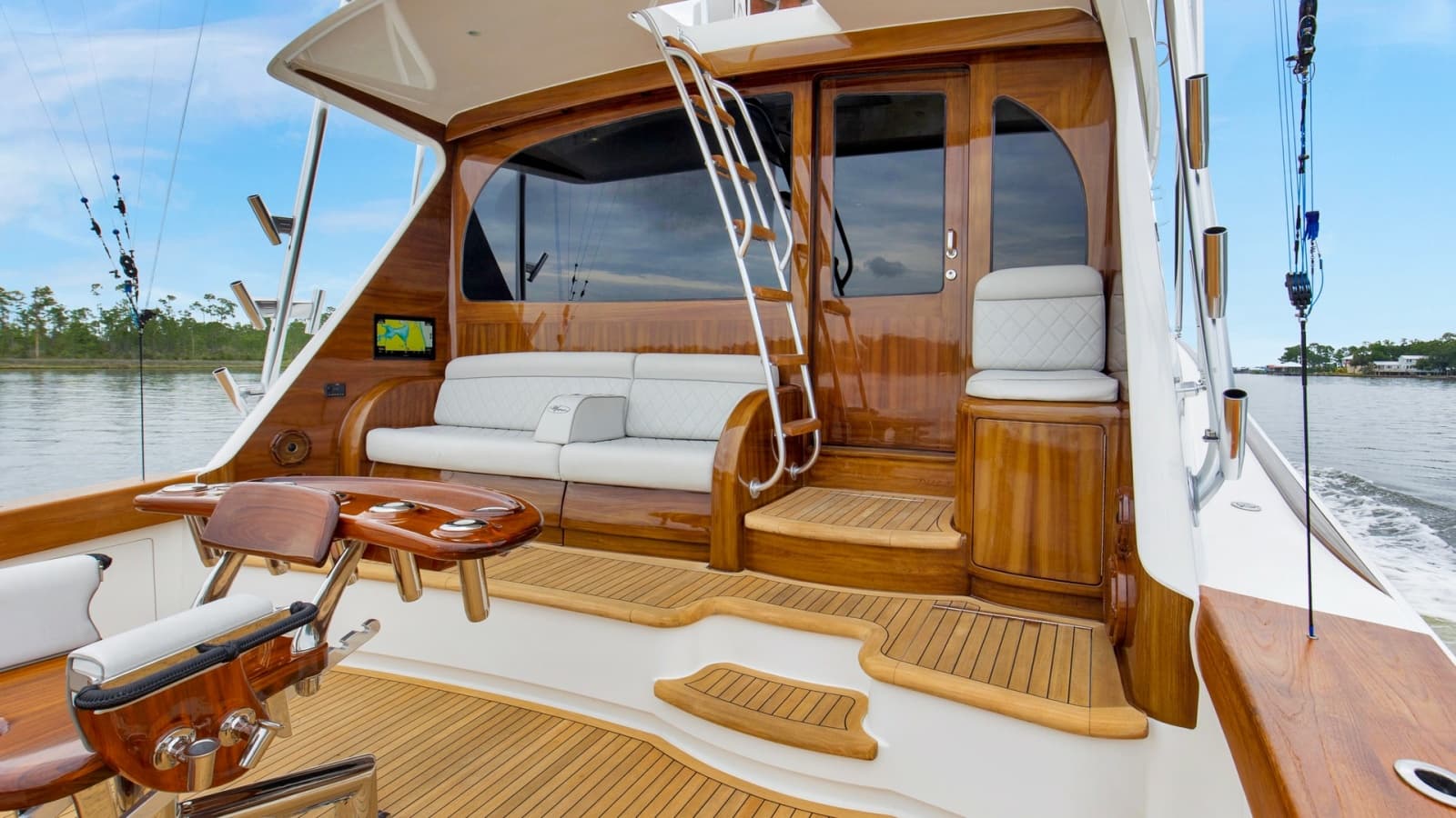 2020 Viking 68 Convertible - Photo 40