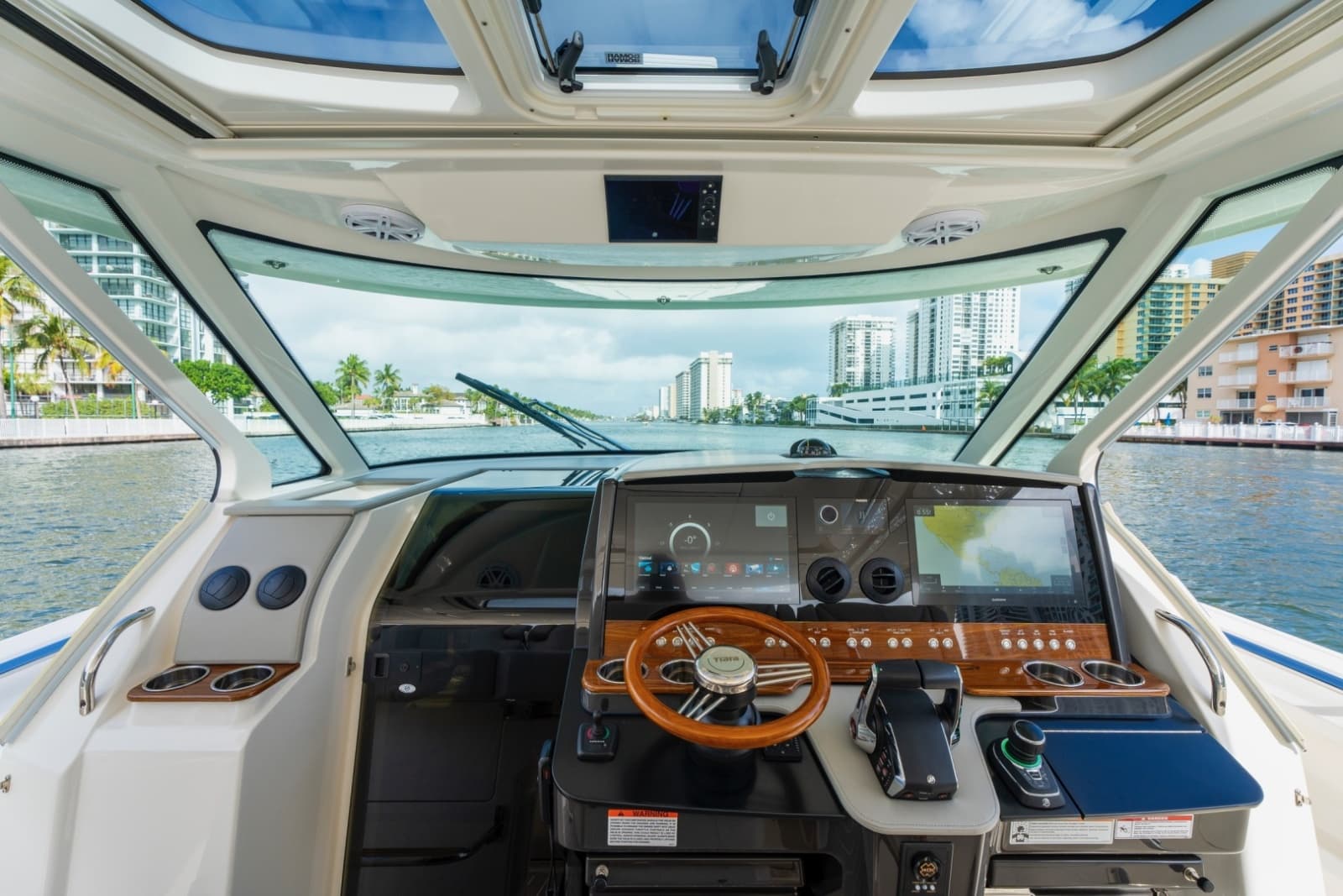 2024 Tiara Yachts 43 LS - Photo 13