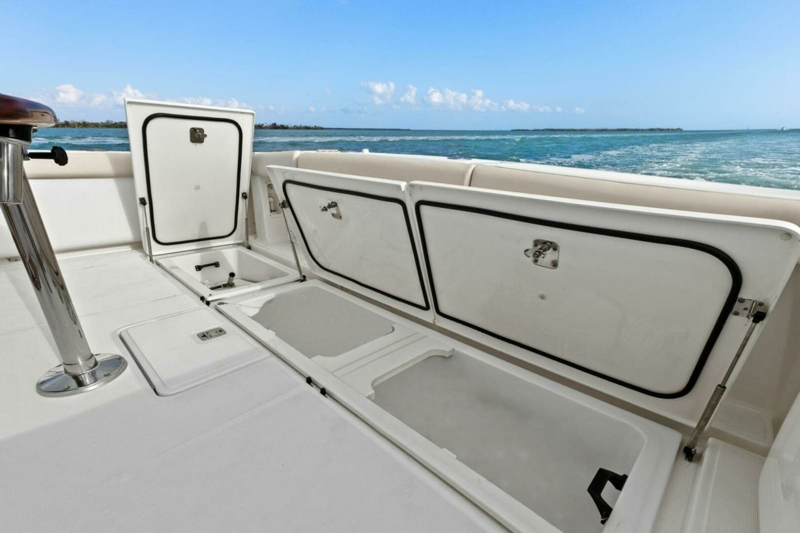 2013 Tiara Yachts 3900 Convertible - Photo 46