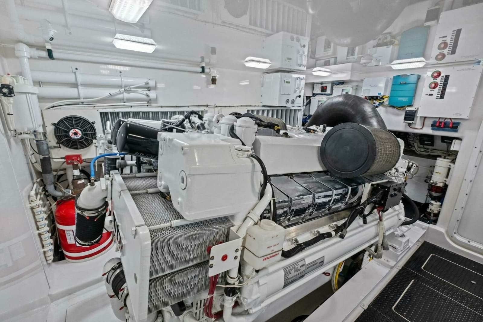 2012 Viking 82 Convertible - Photo 199