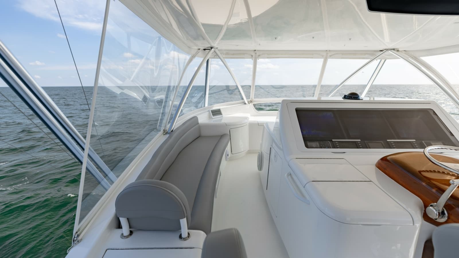2018 Viking 72 Convertible - Photo 46
