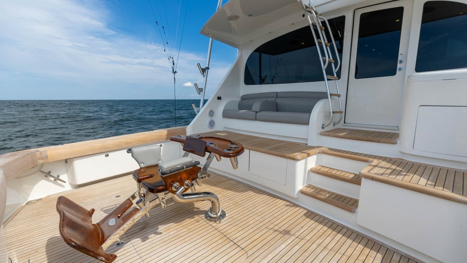 2018 Viking 72 Convertible - Photo 36