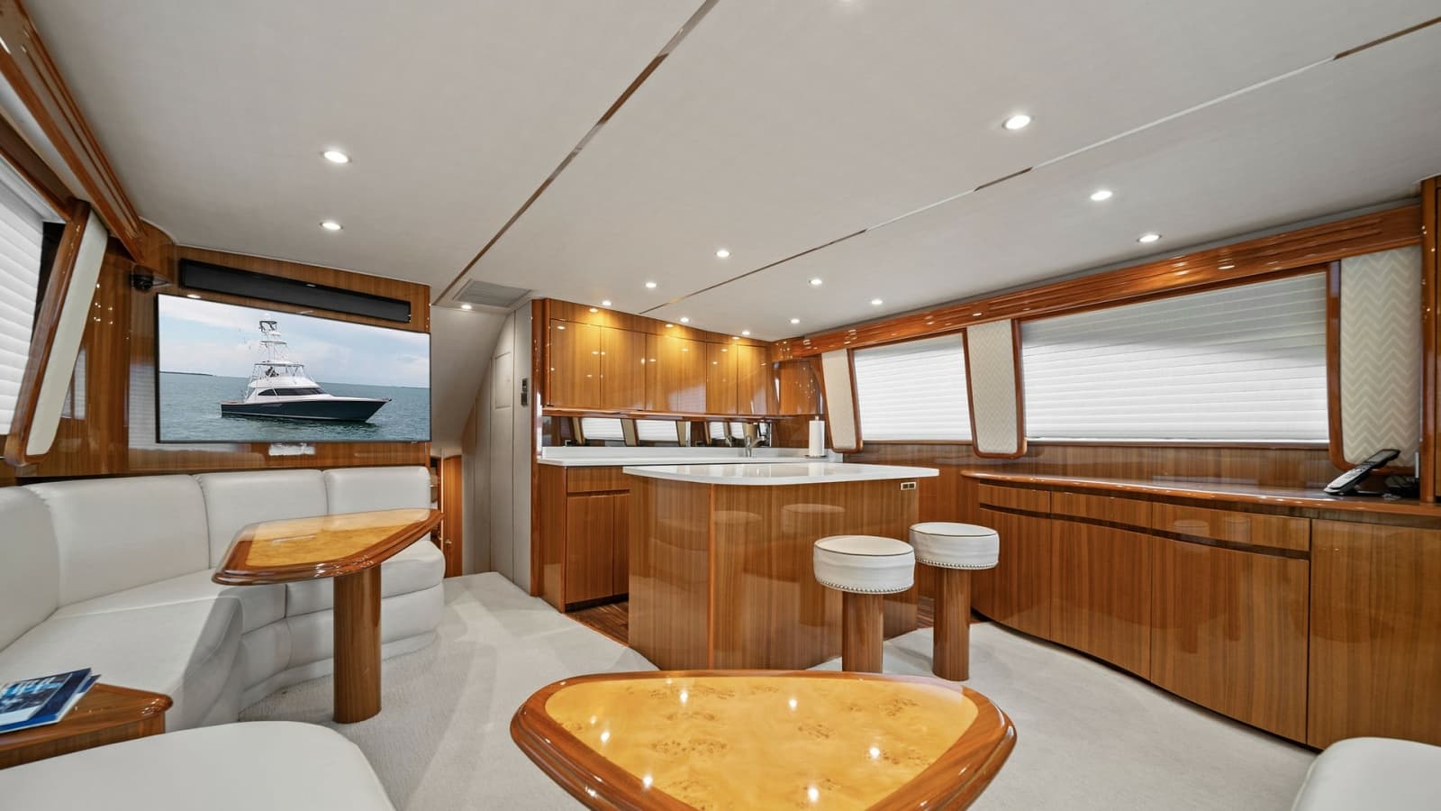 2015 Viking 55 Convertible - Photo 22