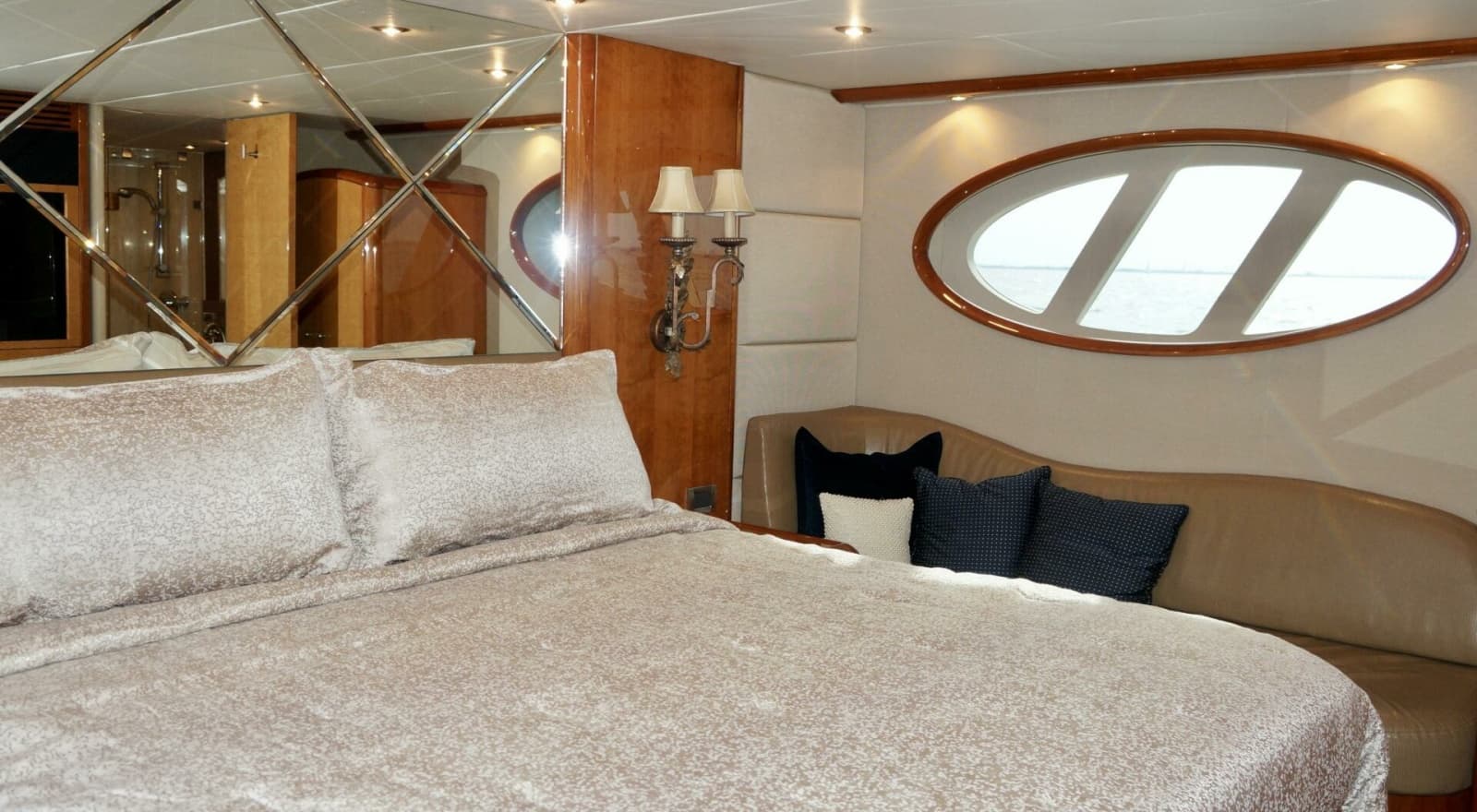2007 Lazzara Yachts 74 Motor Yacht - Photo 81