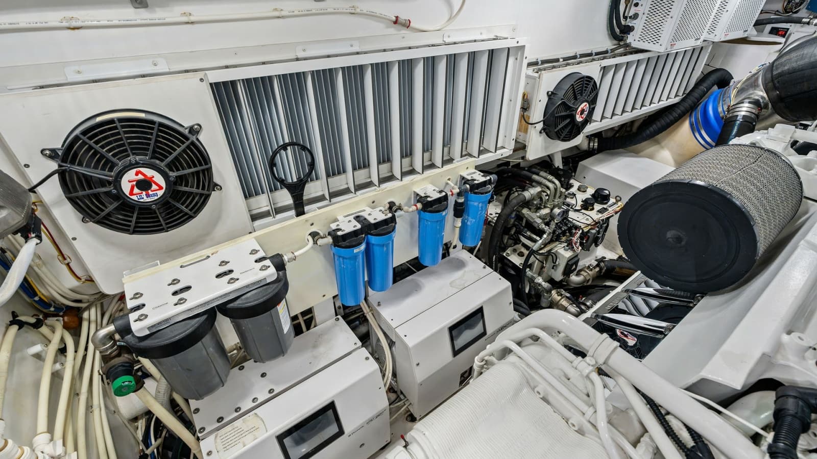 2016 Viking 80 Enclosed Bridge - Photo 122