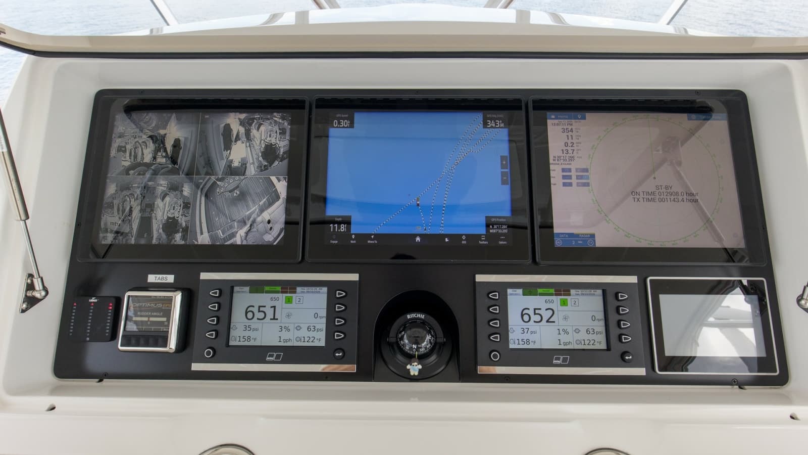 2022 Viking 58 Convertible - Photo 31
