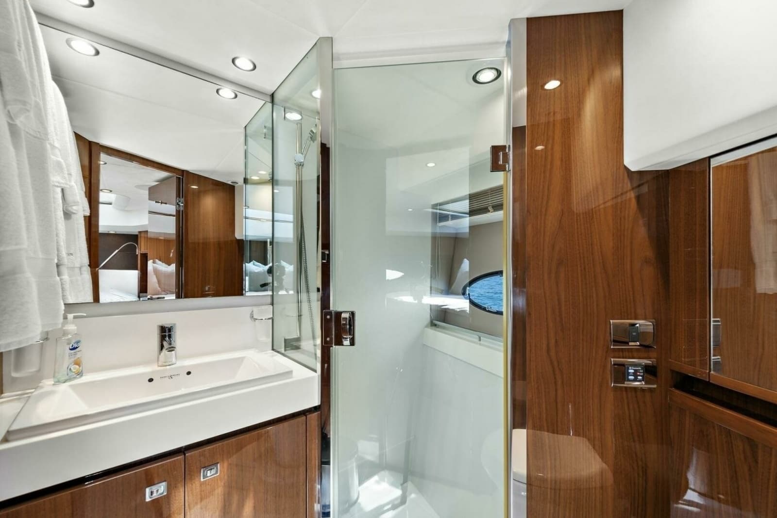 2015 Princess 72 Motoryacht - Photo 26