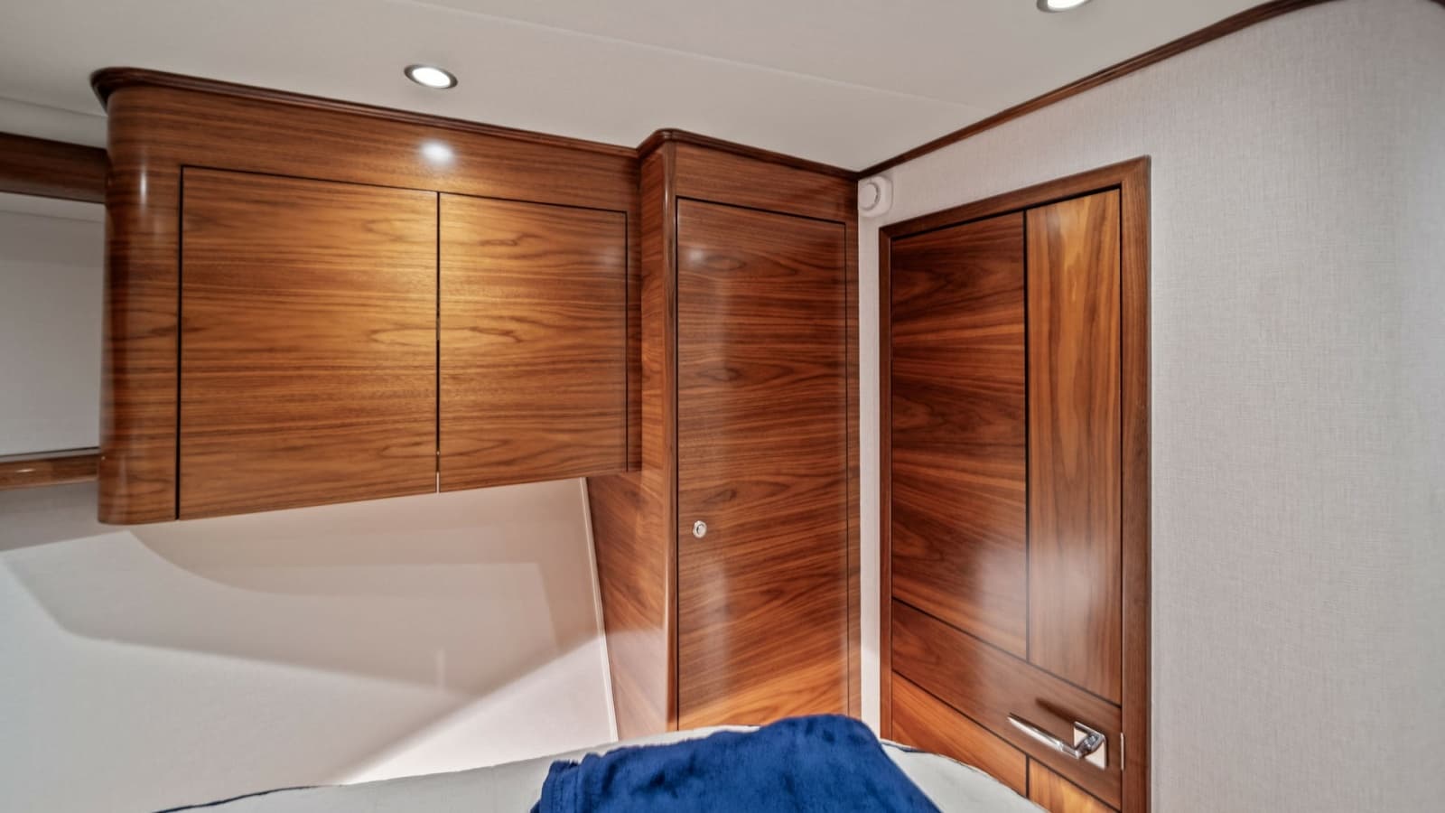 2024 Viking 64 Convertible - Photo 57