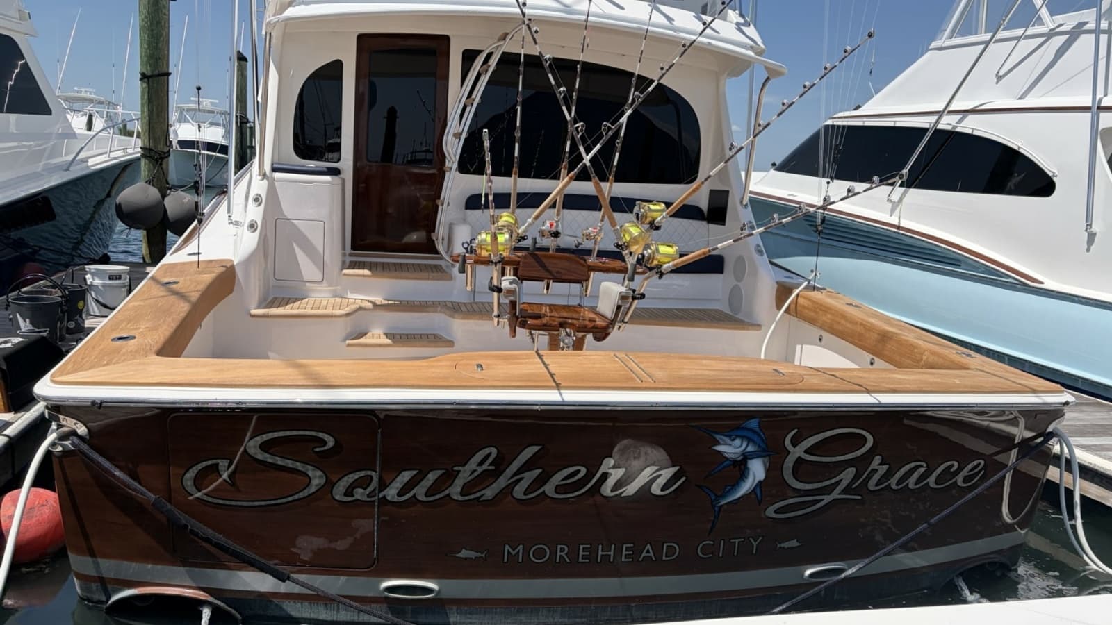 2024 Viking 64 Convertible - Photo 15
