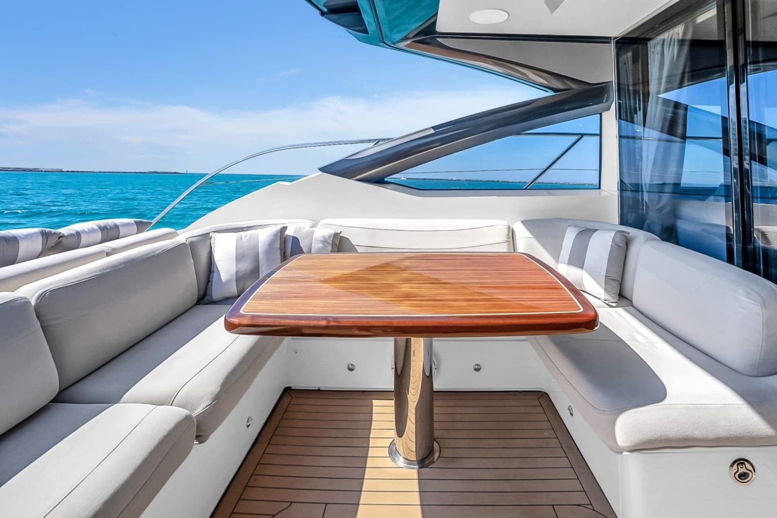 2016 Princess V58 - Photo 62