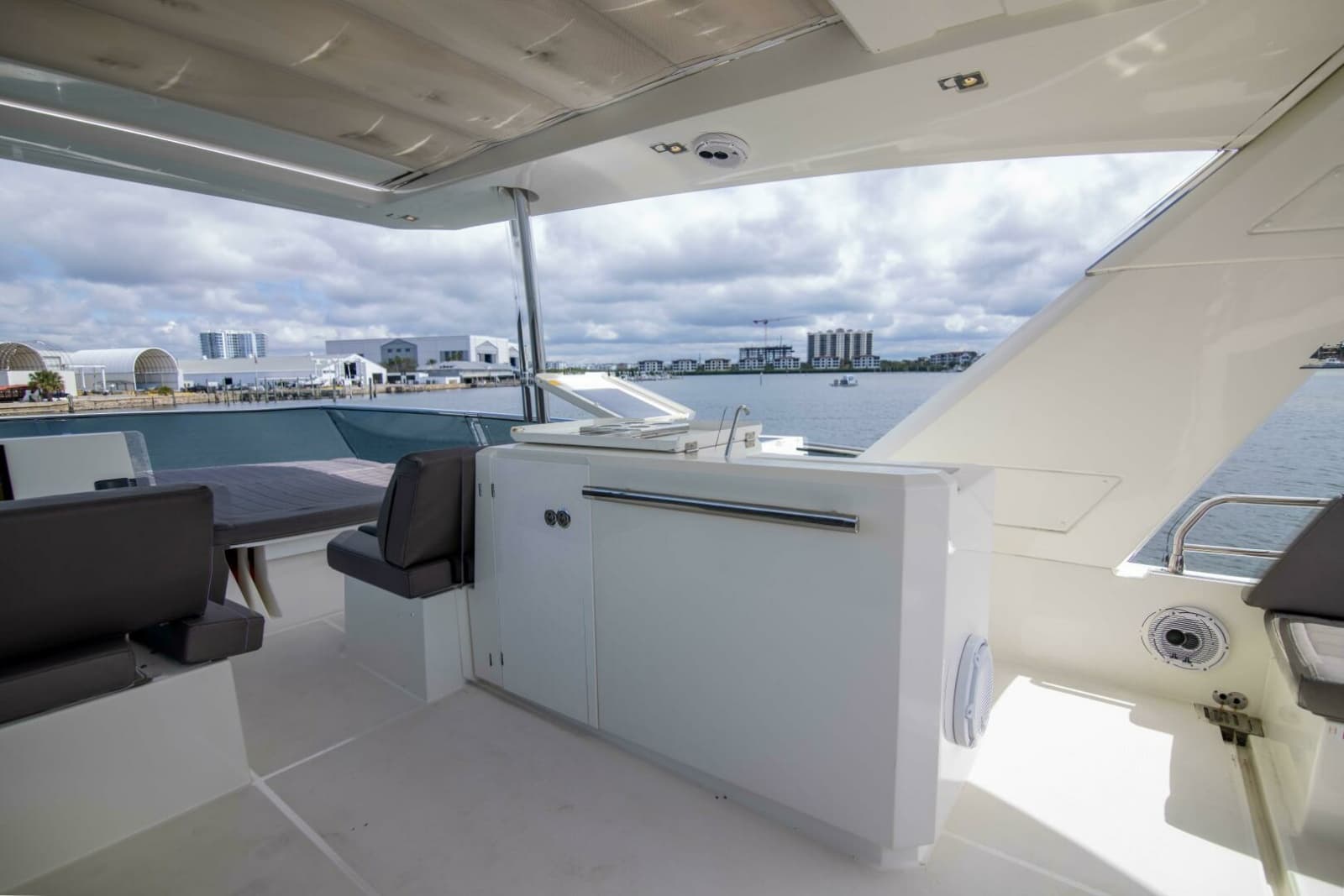 2018 Prestige 680 Flybridge - Photo 45
